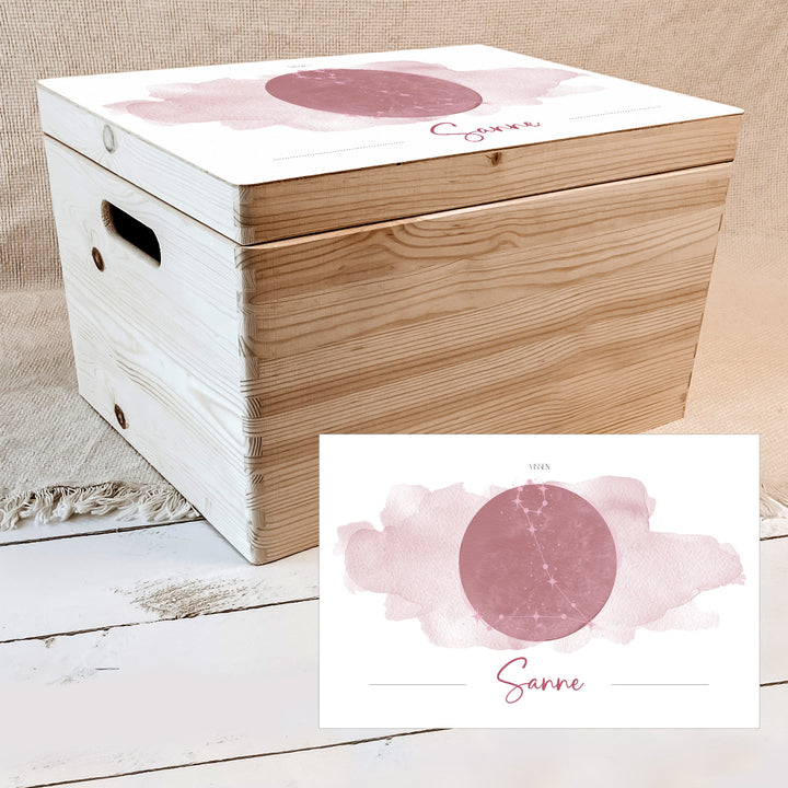 Memorybox XL met sterrenbeeld (vissen) in de kleur roze.